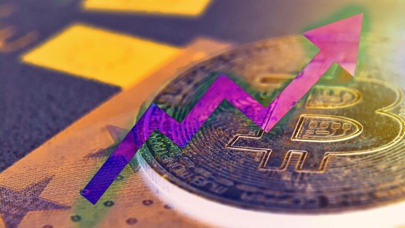 خبير: سعر البيتكوين قد يصل إلى 130 ألف دولار مع نهاية العام