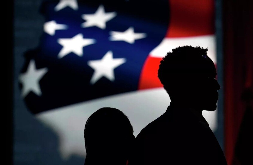 أمريكا.. إدانة نائب قائد شرطة بولاية إلينوي بقتل امرأة من ذوي البشرة السمراء