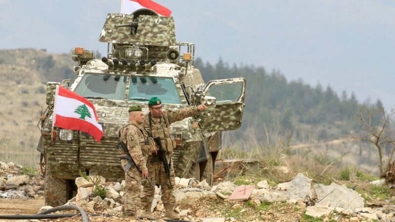 خيار المواجهة يلوح.. اللبنانيون خلف جيشهم ضد اعتداءات إسرائيل: مواجهة الكرامة أو الانسحاب