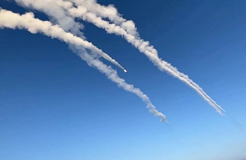 الدفاع الروسية: ضربة صاروخية جوية مكثفة على أهداف في أوكرانيا وتحرير بلدتين جديدتين