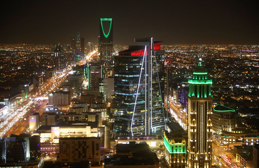 السعودية تسجل عجزا بنحو 24 مليار دولار في ميزانيتها