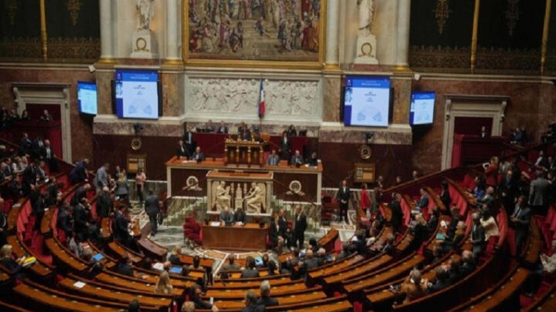 اليسار الفرنسي ينتقد تصويت البرلمان لصالح إلغاء اتفاقية 1968