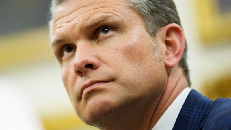 هيغسيث يأمر الجيش بتوفير عشرات المحامين لوزارة العدل الأمريكية