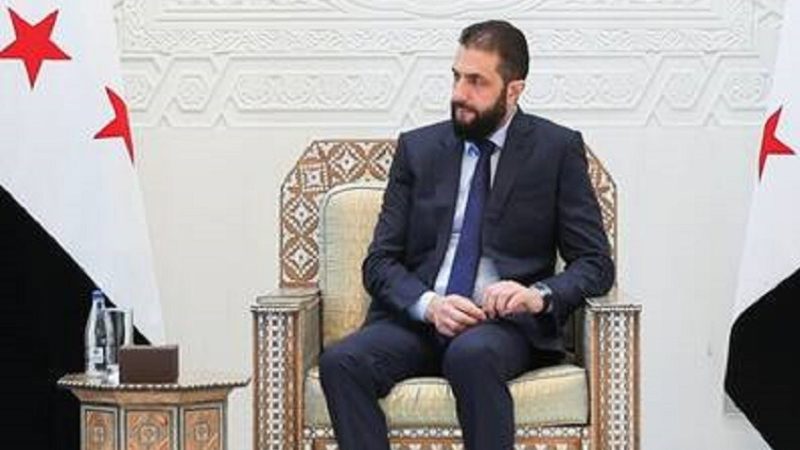 أحمد الشرع يثير الجدل بساعته الفاخرة في منتدى الاستثمار السعودي.. كم يبلغ ثمنها؟