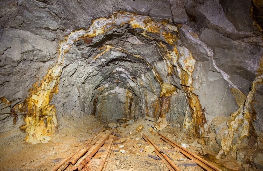 المغرب يكتشف مواقع “واعدة” للذهب والمعادن الاستراتيجية