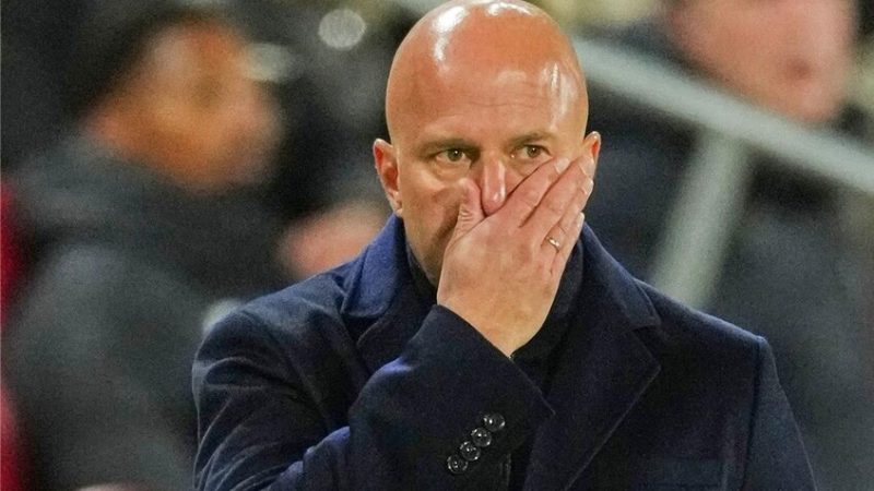 ليفربول يحسم موقفه النهائي من إقالة أرني سلوت بعد الهزائم المتتالية المذلة