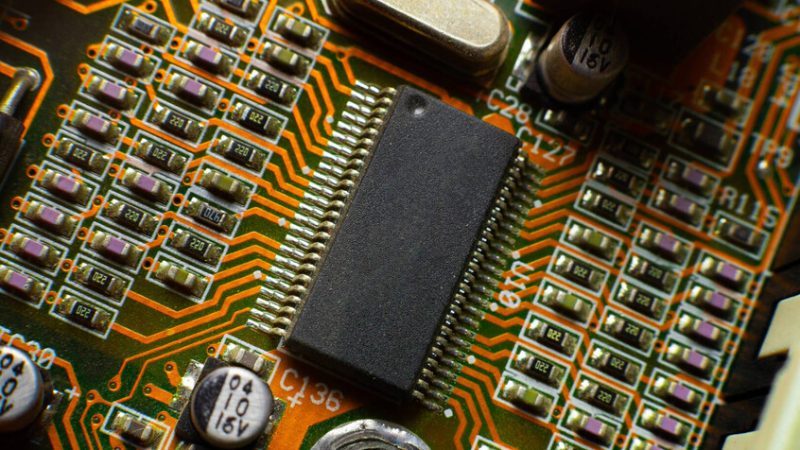 المنتجات التقنية الروسية تلفت أنظار زوار “جيتكس” الإماراتي