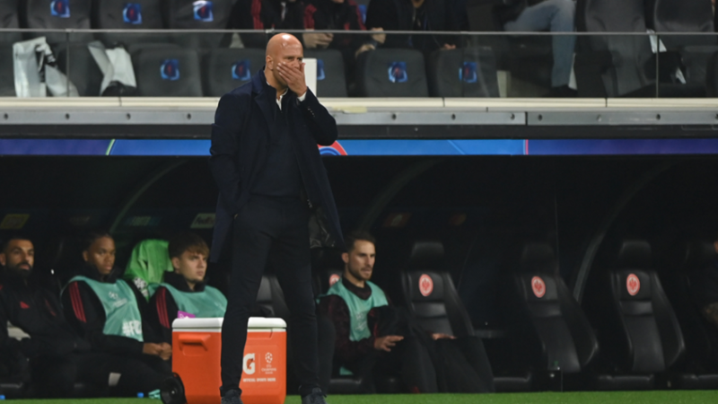 ليفربول يتلقى ضربتين موجعتين عشية مباراته الهامة ضد أستون فيلا