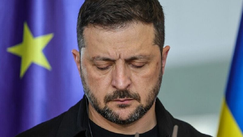 زيلينسكي يفرض عقوبات ضد وسائل إعلام أرثوذكسية وشركات روسية وصينية وإيرانية