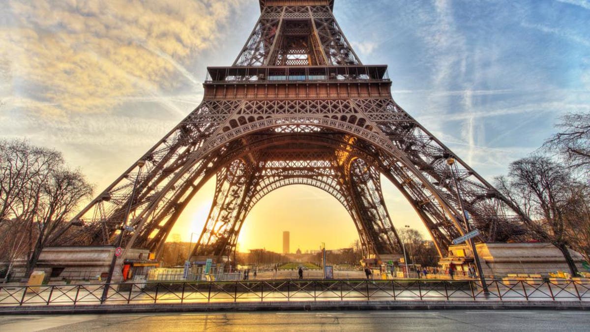 أغنياتهم حققت نجاحاً.. أشهر 7 مطربين أفارقة في فرنسا