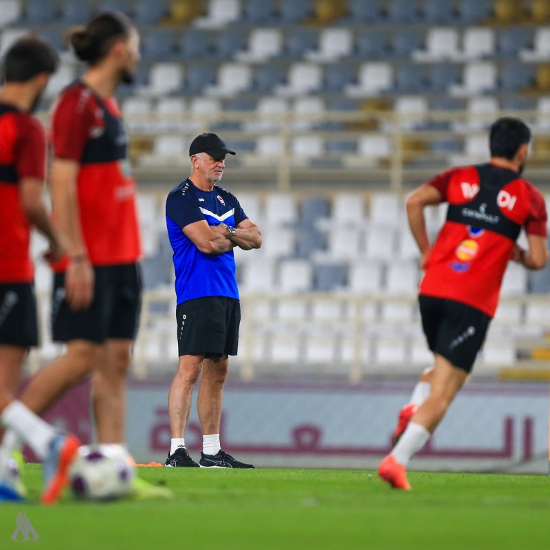 بالصور.. منتخبنا الوطني يباشر أولى وحداته التدريبية في أبوظبي