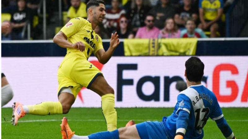 فياريال يزيح برشلونة من وصافة “الليغا” بعد فوز ساحق على رايو فايكانو