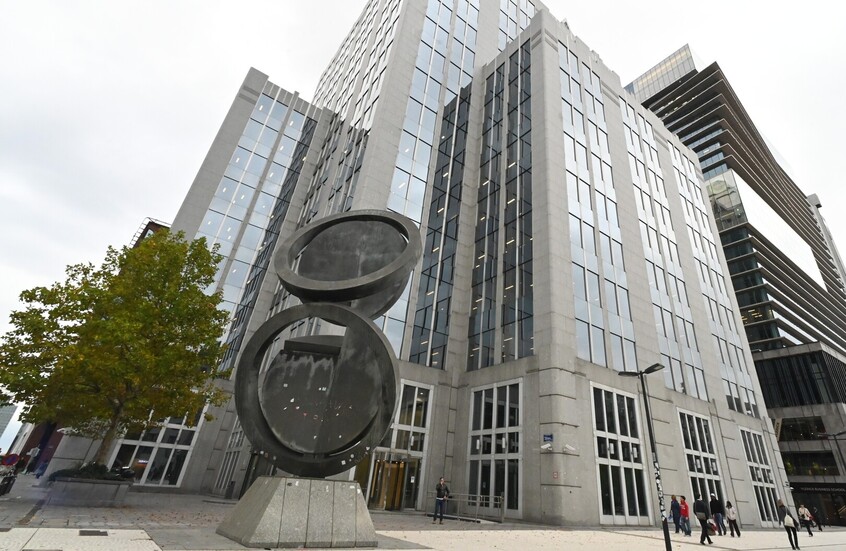 مصادر: منصة “يورو كلير” تبدأ بالإفراج عن أصول روسية بدون الترخيص الأمريكي