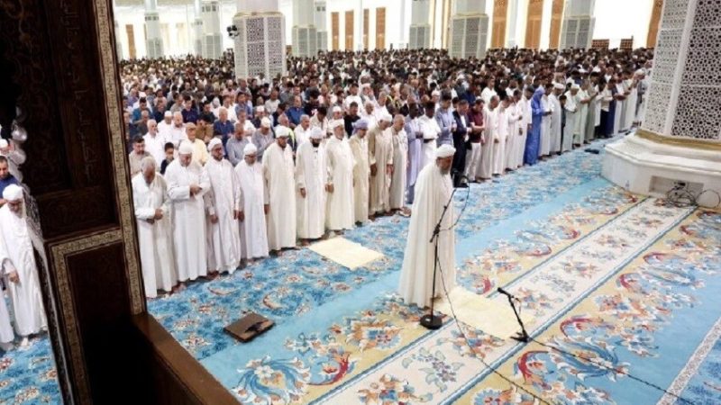 جزائريون يؤدون صلاة الاستسقاء طلبا للغيث