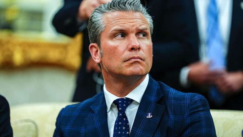 هيغسيث يعلن مقتل 3 أشخاص بضربة عسكرية استهدفت سفينة في الكاريبي