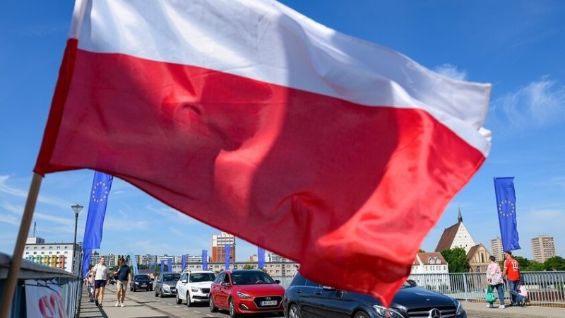 “أحد ما جن جنونه؟”.. برلماني بولندي يهاجم حكومة بلاده بسبب أوكرانيا