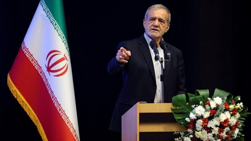 بزشكيان يتفقد محطة نووية ويلتقي كبار مسؤولي الصناعة الذرية في إيران (فيديو)