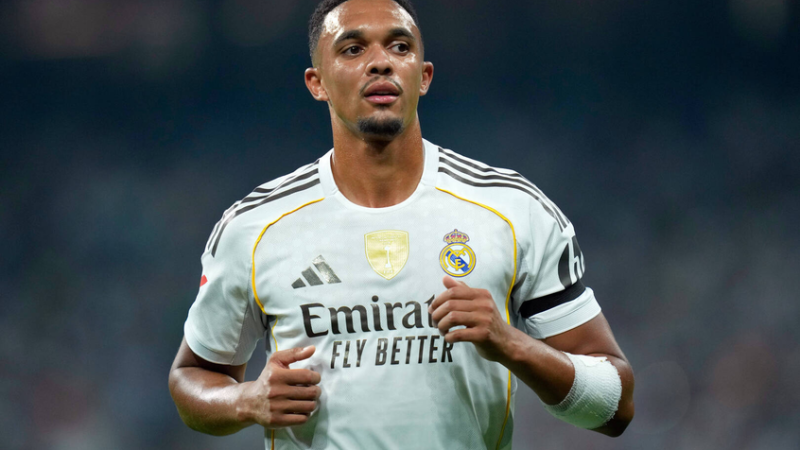 أرنولد يفاجئ جماهير ليفربول برسالة عاطفية قبل العودة إلى “أنفيلد” بقميص ريال مدريد