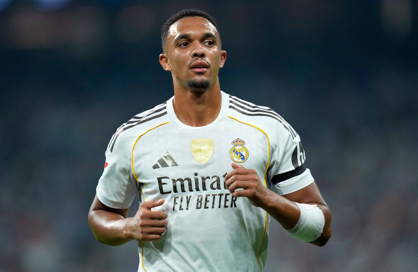 أرنولد يفاجئ جماهير ليفربول برسالة عاطفية قبل العودة إلى “أنفيلد” بقميص ريال مدريد