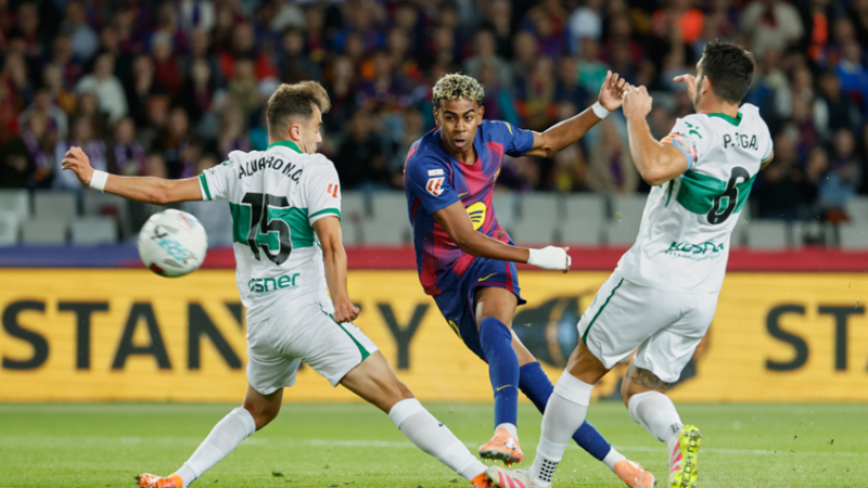 برشلونة يعيد الابتسامة إلى جماهيره بالفوز على إلتشي بعد خيبة الكلاسيكو