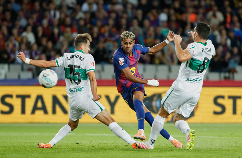 برشلونة يعيد الابتسامة إلى جماهيره بالفوز على إلتشي بعد خيبة الكلاسيكو