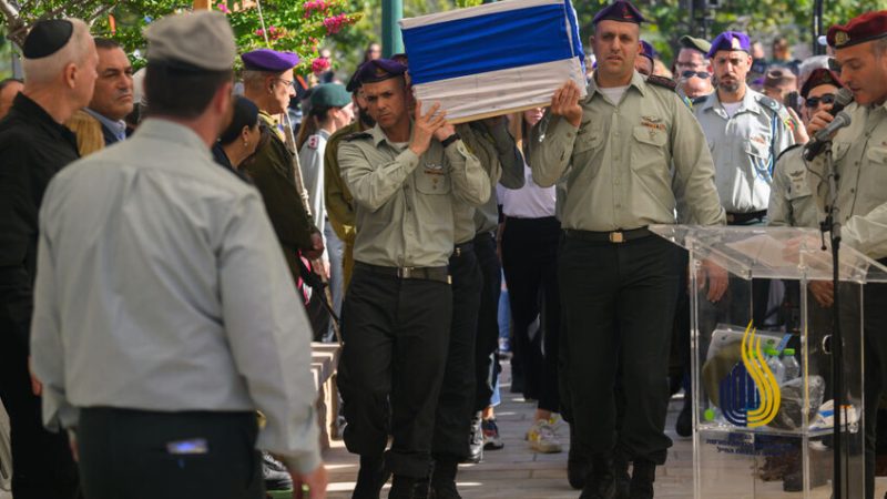 إسرائيل تكشف عن هوية الجثث الثلاث التي سلمتها “القسام”