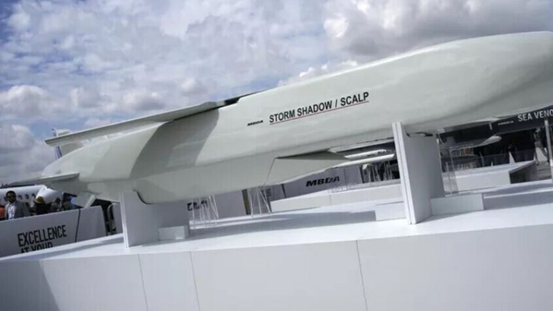 “بلومبرغ”: بريطانيا زودت كييف بدفعة إضافية من صواريخ “ستورم شادو”