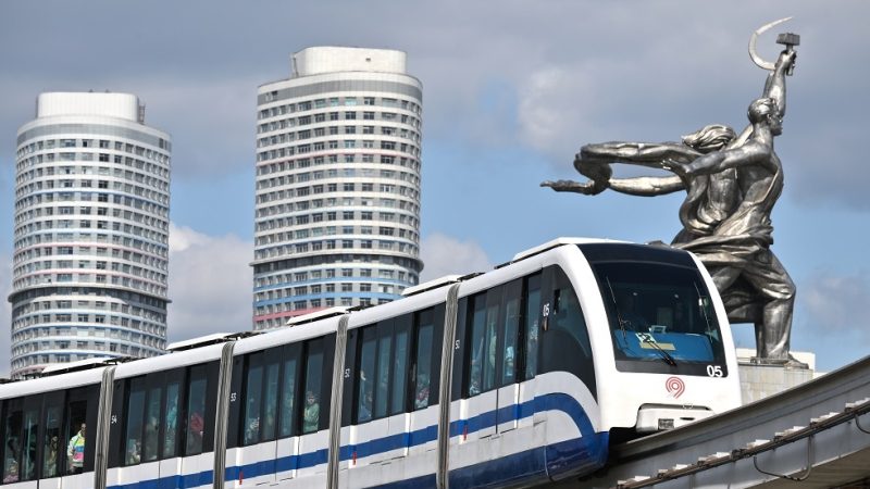 والد إيلون ماسك: موسكو هي أجمل عاصمة في العالم