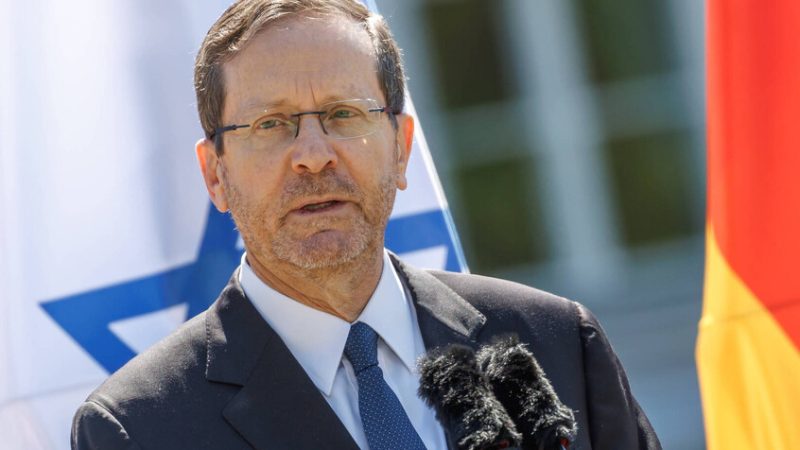 هرتصوغ يحذر: إسرائيل على شفا الهاوية