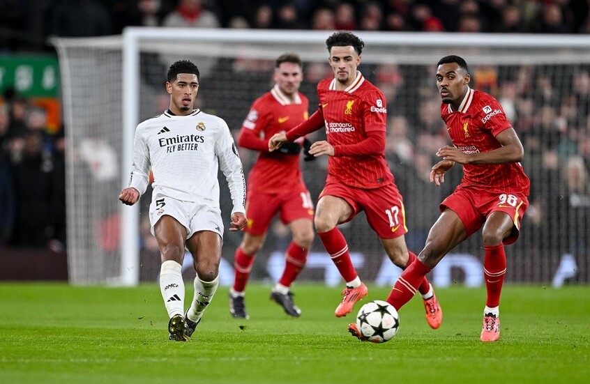 ألونسو يعود مع أرنولد إلى “أنفيلد”.. مدرب ريال مدريد يعلق على مباراته أمام ليفربول