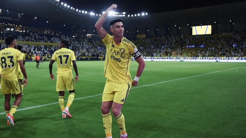 رابطة الدوري السعودي تعلن حصول رونالدو على جائزتين (فيديو)