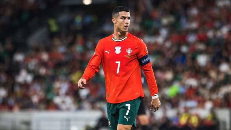 نجل كريستيانو رونالدو يفوز بباكورة ألقابه مع منتخب البرتغال (صورة)