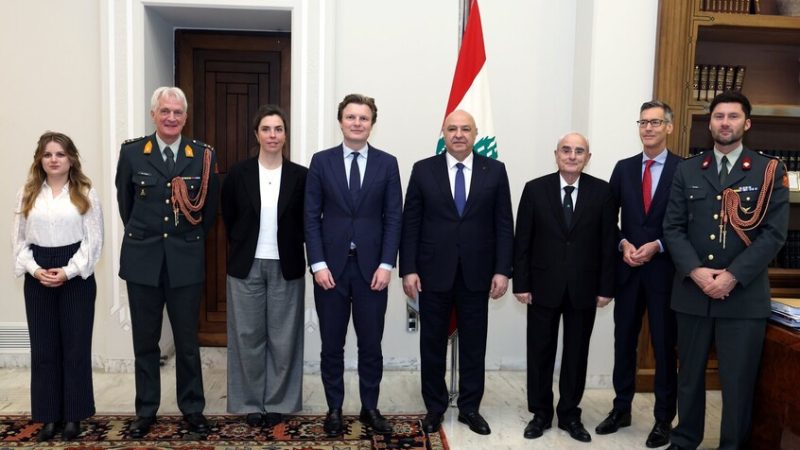 الرئيس اللبناني يدعو المجتمع الدولي للضغط على إسرائيل للانسحاب من أراض احتلتها