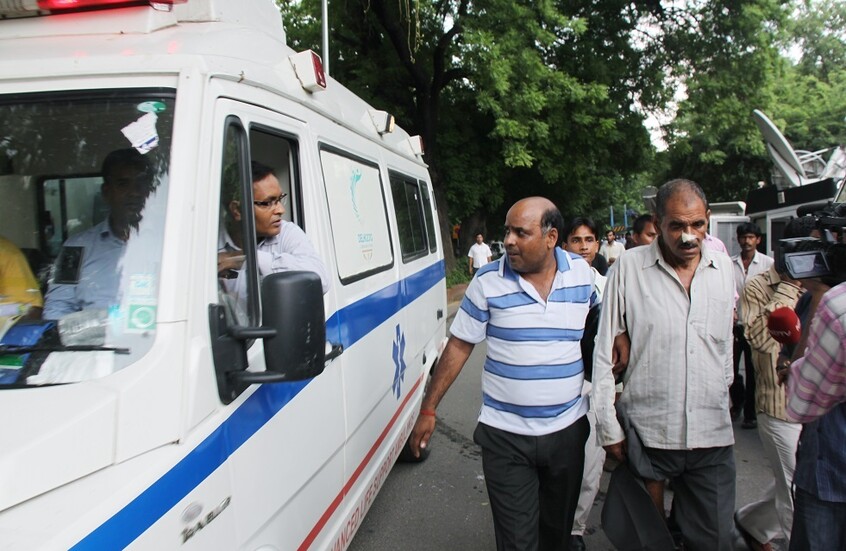 مصرع ستة أشخاص في اصطدام بين قطارين في الهند