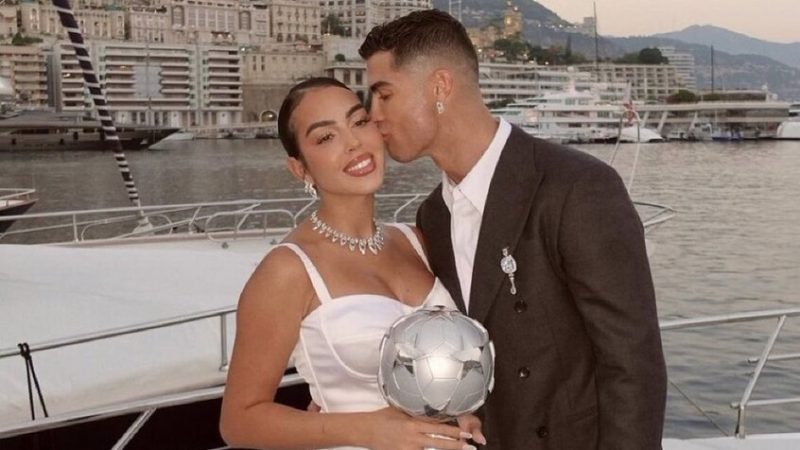 بعض الأسرار.. كريستيانو رونالدو يتحدث عن موعد الاعتزال والزواج من جورجينا (فيديو)