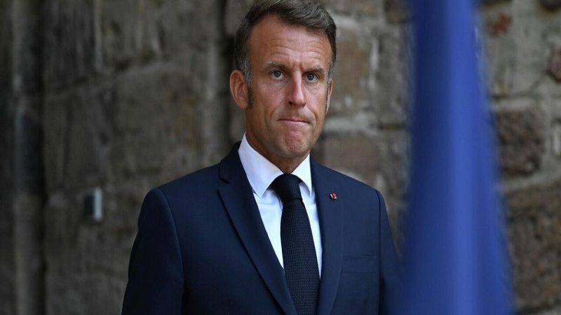 سيناتور روسي: ماكرون يدفن فرنسا والشعب يرفض الديكتاتورية الرقمية