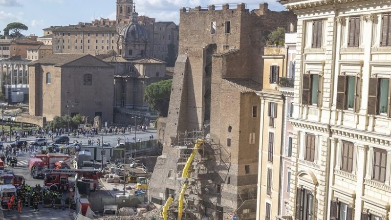 سياسي إيطالي ينتقد حكومة بلاده بعد تصريحات زاخاروفا