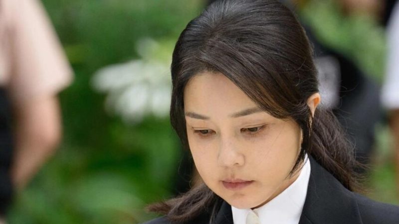 كوريا الجنوبية.. السيدة الأولى السابقة تعترف بتلقيها حقيبتي شانيل