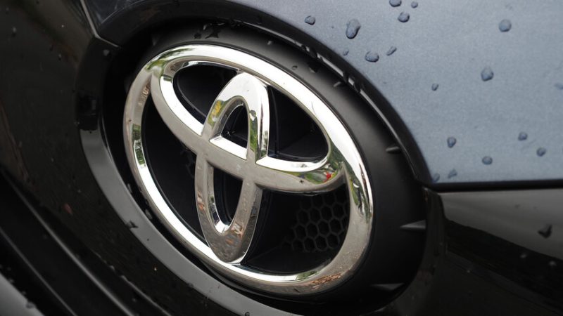 “تويوتا” تستدعي أكثر من مليون سيارة في الولايات المتحدة