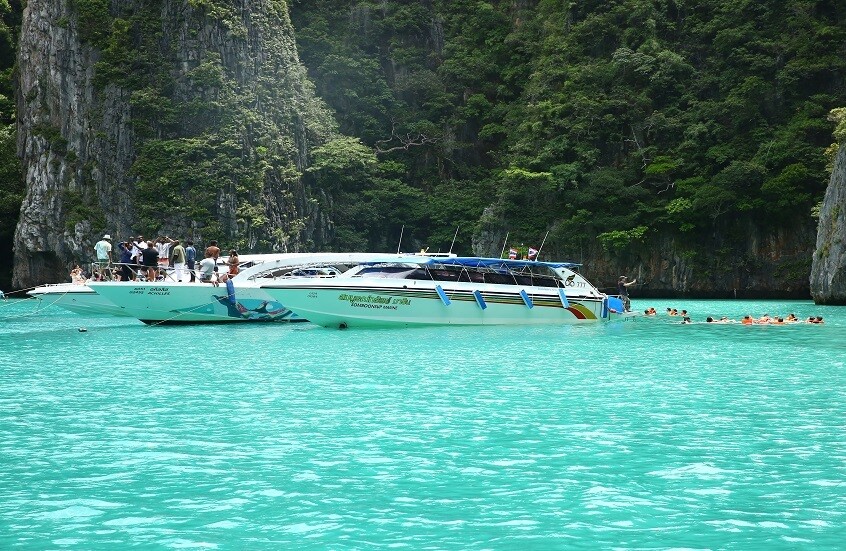 “يديعوت أحرنوت” تكشف تفاصيل فضيحة وسلوك فاحش ومقيت للسياح الإسرائيليين في تايلاند والسلطات تتحرك