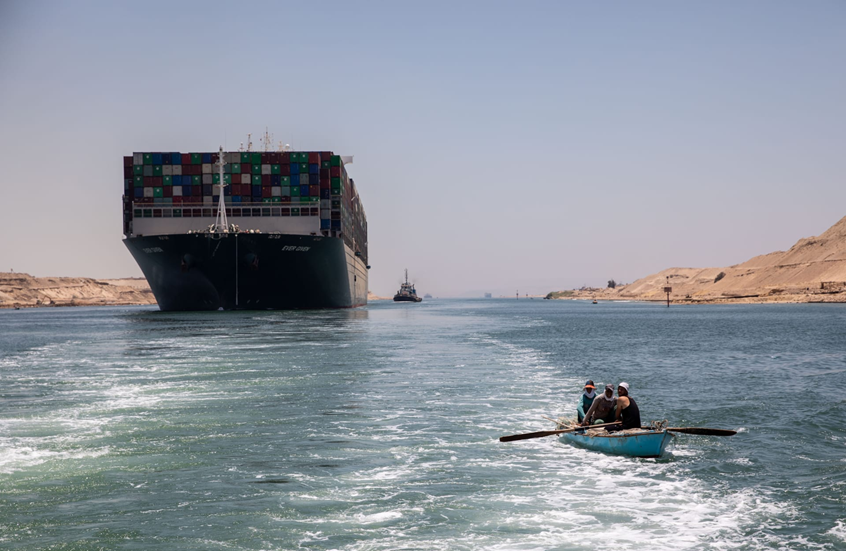 قناة السويس تحقق رقما غير مسبوق بعد قمة شرم الشيخ