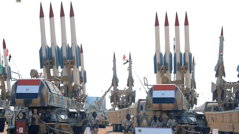 وزير إسرائيلي يدعو لجلسة طارئة بسبب الجيش المصري