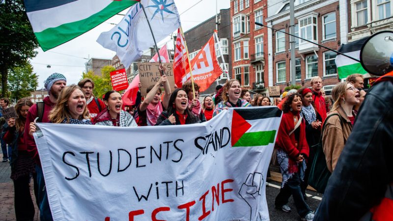 أمستردام تمنع حفل “الحانوكا” اليهودي بسبب مشاركة “مغن عسكري” في الجيش الإسرائيلي