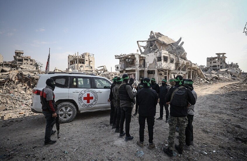 إسرائيل تعلن تسلمها رفات رهينة ونقله إلى معهد الطب الشرعي للتعرف عليه