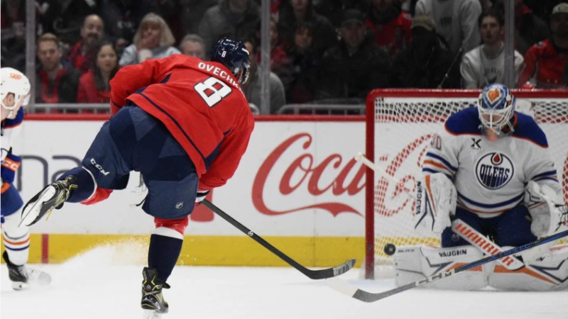 بعد تسجيله الهدف 900.. حادثة غريبة في مباراة أوفيتشكين (فيديو)