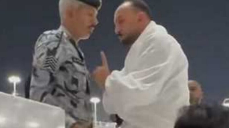 أول تعليق للمعتمر المصري بطل واقعة الحرم المكي ( فيديو)