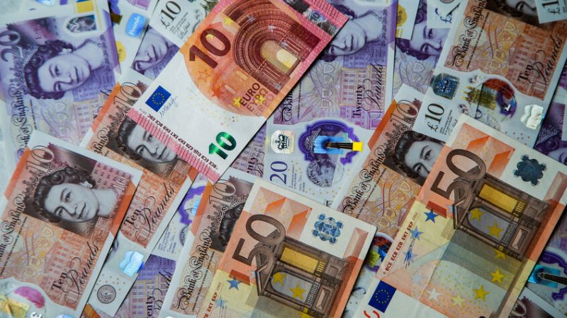 “بلومبرغ” تحذر: أوروبا وبريطانيا تسيران على حافة الانهيار الاقتصادي