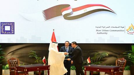 لحظة توقيع اتفاقية ضخمة بين مصر وقطر بمليارات الدولارات