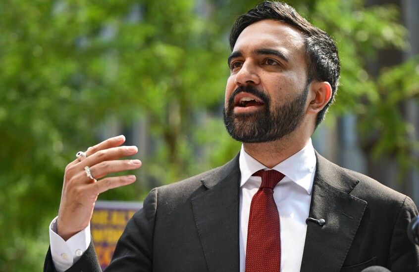 مدون أمريكي: تغيير عمدة نيويورك مجرد “تغيير للحرس القديم”