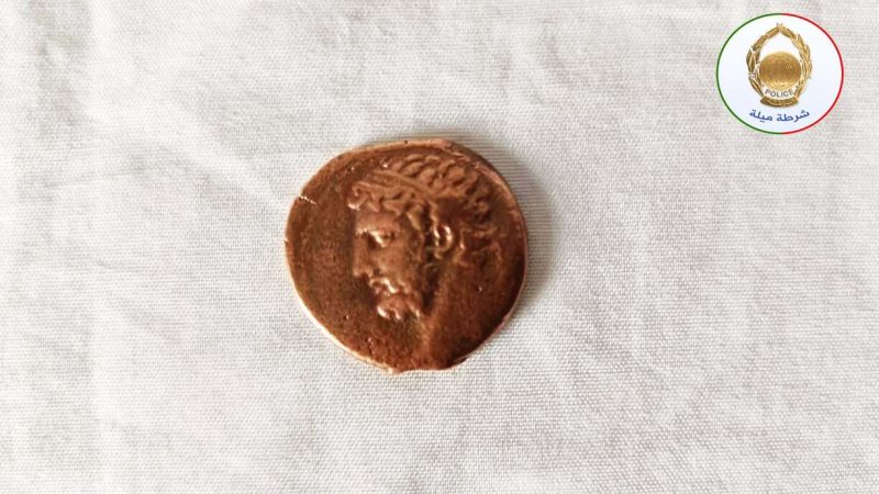 الجزائر.. ضبط قطع نقدية تعود للعصر النوميدي (صور)